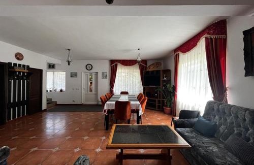 Bran House | Casa Jasmin