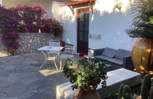 Anacapri Bed & Breakfast | Casetta Minghitto Relaxing rooms in Capri