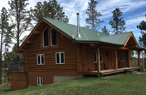 Hill City Cabin | Family Friendly 4BR, 3 Bath Cabin w/Hot Tub in the heart of the Black Hills