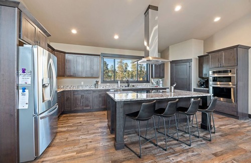 Lead House | Family Friendly, Hot Tub, Clubhouse access, Ample parking room