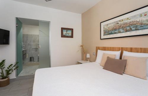 Vomero Apartment | Independent House 51