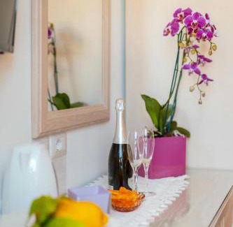 Ischia Porto Bed & Breakfast | La Vispa Teresa
