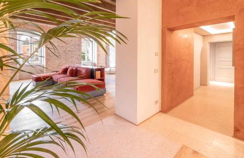 Peschiera del Garda City Centre Apartment | Luxury Apartment Peschiera