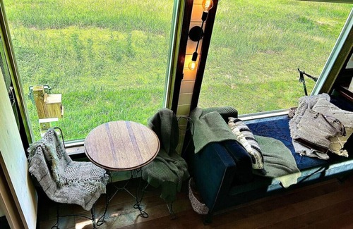 Burbank Apartment | Magnolia Tiny House: Private Hot Tub, Lovely Views