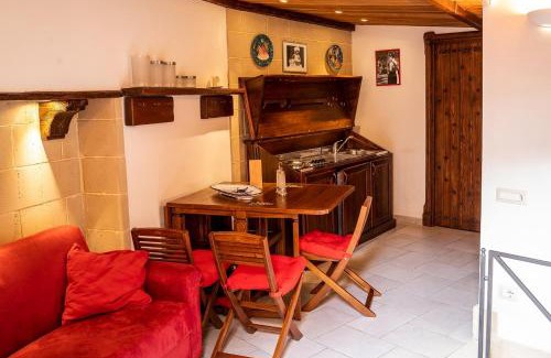 Historical Center Apartment | Suite Piazza del Gesù By DomusExtra