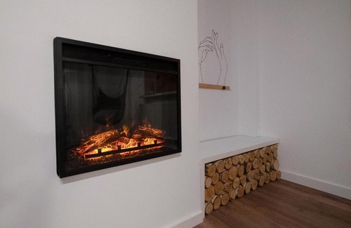 Brasov Apartment | The Retreat - Heartwarming Fireplace 3-Room Apartment