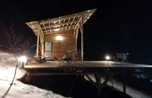 Bran House | Tiny house with spectacular view of the valley and mountains
