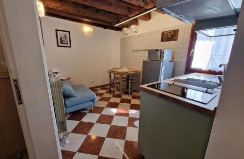 Castello Apartment | Veneziacentopercento Nicoli Apartment