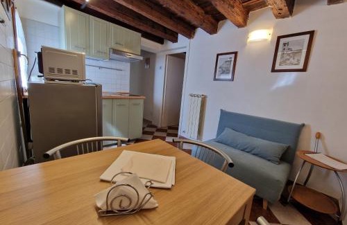 Castello Apartment | Veneziacentopercento Nicoli Apartment