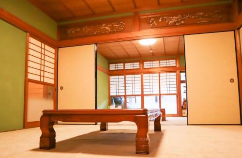 Tadotsu-cho House | 一棟貸切宿 空と家 日の出