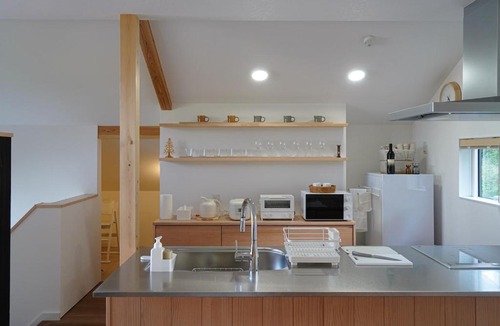 Ueda Apartment | 上田駅10分!眺望を独り占め 天空のリビングで過ごす一棟貸住宅