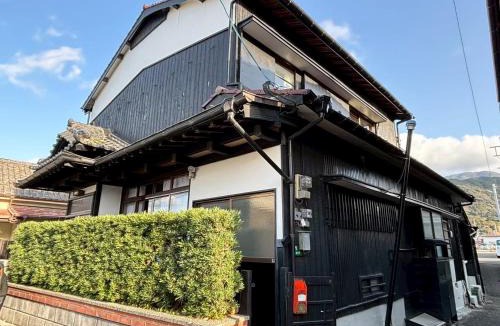Itoshima Apartment | 古民家 畔田邸azetatei 海まで60秒 福岡空港から電車一本の古民家一棟貸し