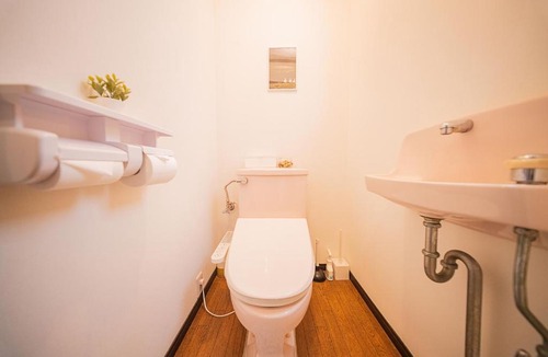 Higashinari Villa | 大阪城森ノ宮一軒家貸し切りファミリ一向け小型車のみ無料駐車場可Private for families, small car freeparking独栋可停小车