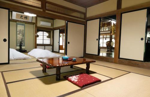 Minobu Hotel | 宿坊 窪之坊 Temple Lodging