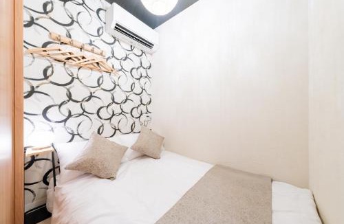 Higashinari Villa | 澤 寝室4つの広い一軒家 寝具9点 お風呂2台 トイレ3台 駅徒歩5分 コリアンタウンや道頓堀近く
