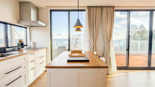 Kirishima House | 絶景貸切ヴィラ Villa Asahi