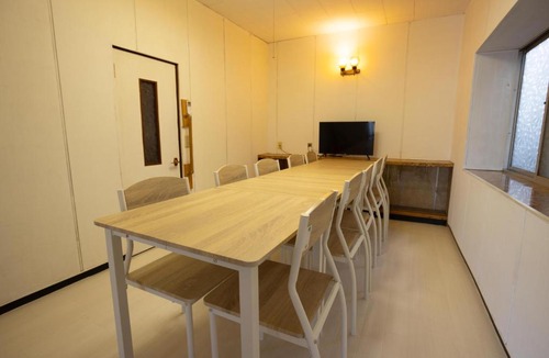 Toyokawa Apartment | 豊川稲荷10分最大8名一棟貸 ホタルヤ Toyokawa Inari 10min Retro Japanese House Entire Home