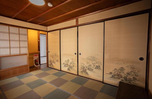Toyokawa Apartment | 豊川稲荷10分最大8名一棟貸 ホタルヤ Toyokawa Inari 10min Retro Japanese House Entire Home