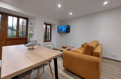 Verteuil-sur-Charente House | 1 bedroom lovely home in Verteuil-sur-Charente