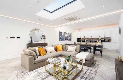 Brompton & Hans Town Apartment | 1 Min Walk to Harrods | Knightsbridge Duplex