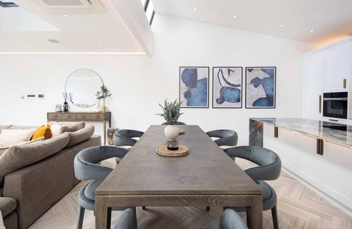 Brompton & Hans Town Apartment | 1 Min Walk to Harrods | Knightsbridge Duplex