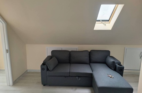 Broad Green Apartment | 10 min. to Wimbledon and 10 min. to East Croydon station Self contained flat