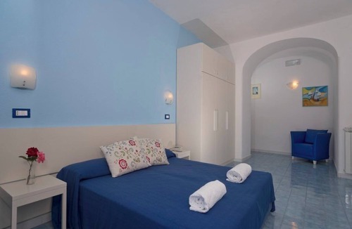 Forio Bed & Breakfast | 10 sets 5 minutes from the sea with breathtaking views, pool, wifi and parking