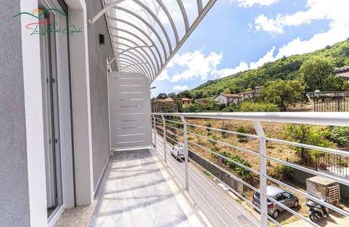 Licusati Apartment | (103) Triple room with private bathroom - Room Rentals in Licusati (SA)