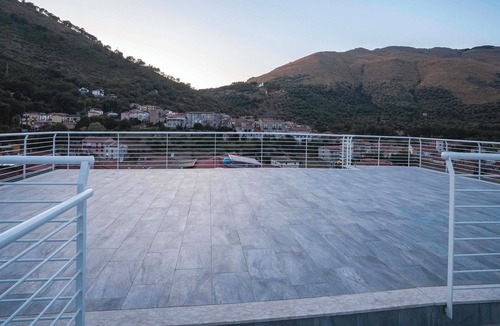 Licusati Apartment | (104) Quadruple room with private bathroom - Room Rentals in Licusati (SA)