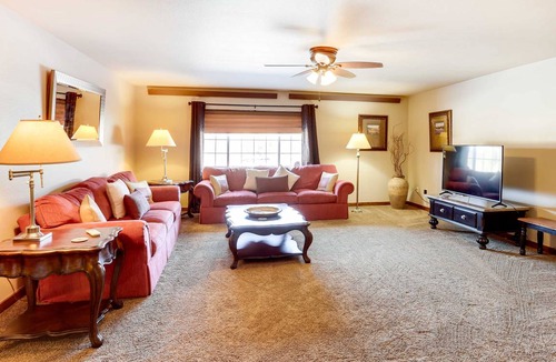 Deadwood Apartment | 148 m² Apartment ∙ 2 bedrooms ∙ 4 guests