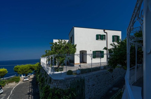 Seiano Villa | 150 m² Villa ∙ 4 bedrooms ∙ 12 guests