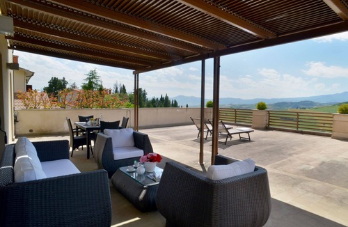 San Casciano dei Bagni Apartment | 1700 square feet, 2 bedrooms, 2 bathrooms, kitchen, living & panoramic terrace