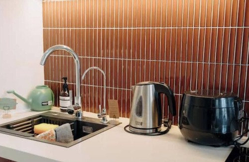 Van Mieu Apartment | 1BRAttic-Apt Bathtub Netflix&Chill OldQuater30min