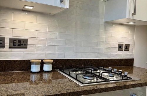 Canonbury Apartment | 2 Bed Apartment - Sleeps 4, Balcony, Pets Ok