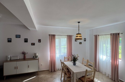 Bran Ski Chalet | 2-Bedroom Chalet Near Dracula’s Castle – Your Cozy Escape