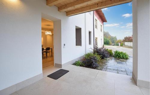 Miane Apartment | 2 Bedroom Gorgeous Apartment In Premaor