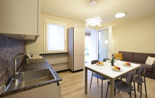 Miane Apartment | 2 Bedroom Gorgeous Apartment In Premaor