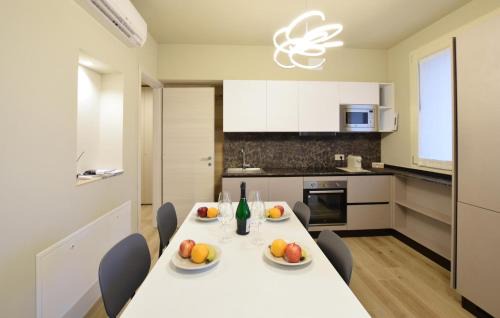 Miane Apartment | 2 Bedroom Gorgeous Apartment In Premaor