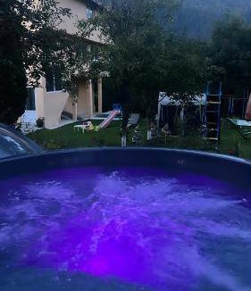 Bran Bed & Breakfast | 200 m² Bed and breakfast ∙ 7 bedrooms ∙ 16 guests