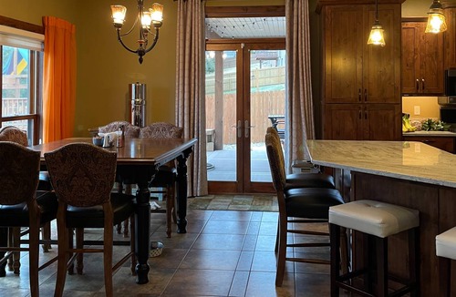 Rapid City House | 233 m² House ∙ 4 bedrooms ∙ 7 guests