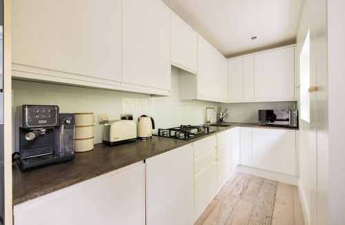 Peckham Rye Apartment | 2BR Garden Flat East Dulwich Free Parking