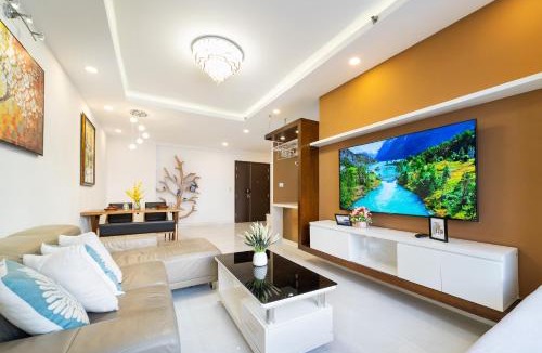 District 7 Apartment | 2br-Vibrant Home-Sunrise North-D7-Hana's Apart