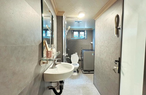 Old Quarter Apartment | 3 bedroom house - 4 beds - Hoan Kiem lake - Authentic local alley