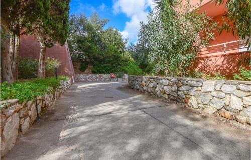 Capo D'arco Apartment | 3 Bedroom Nice Apartment In Rio Marina