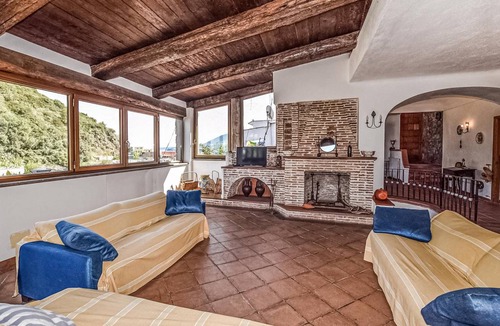 Forio House | 320 m² House ∙ 6 bedrooms ∙ 16 guests