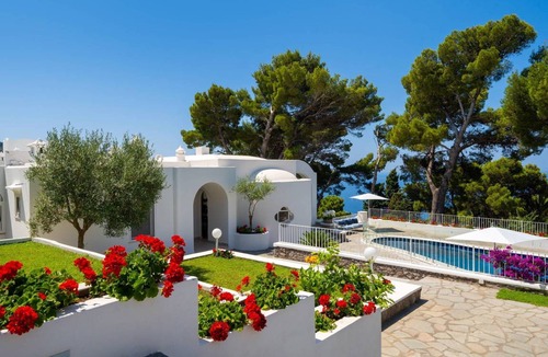 Anacapri Villa | 340 m² Villa ∙ 4 bedrooms ∙ 8 guests