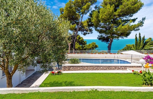Anacapri Villa | 340 m² Villa ∙ 4 bedrooms ∙ 8 guests