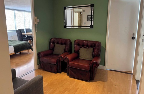 Holborn and Covent Garden Apartment | 4 Bedroom Apartment Sleeps 14 with Balcony