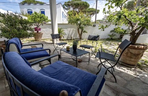 Latina Lido Villa | 4BD, 2 BT Cozy Beach Villa