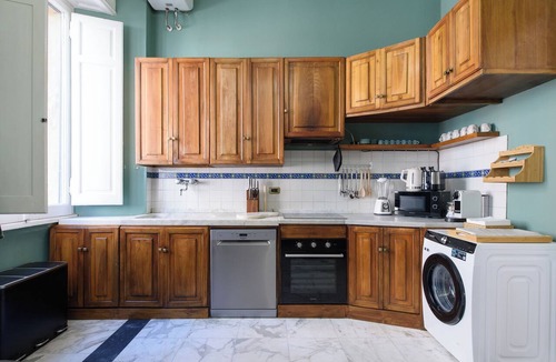 Monti Apartment | [5 Bedrooms, 3 bathrooms] Historic residence in Coliseum